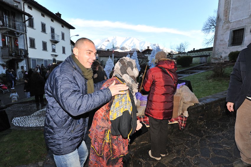 050 La Befana in Grimoldo a Oltre il Colle.JPG